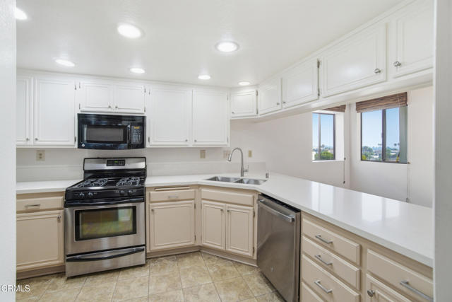 Detail Gallery Image 24 of 51 For 989 Inspiration Way, Ventura,  CA 93001 - 3 Beds | 2/1 Baths