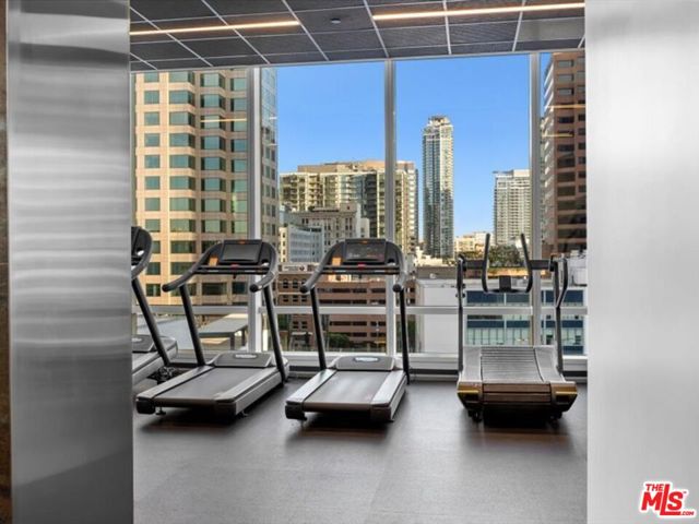 877 Francisco Street, Los Angeles CA: https://media.crmls.org/mediaz/e000f554-7d3f-4566-bccc-b47b3ab090bc.jpg