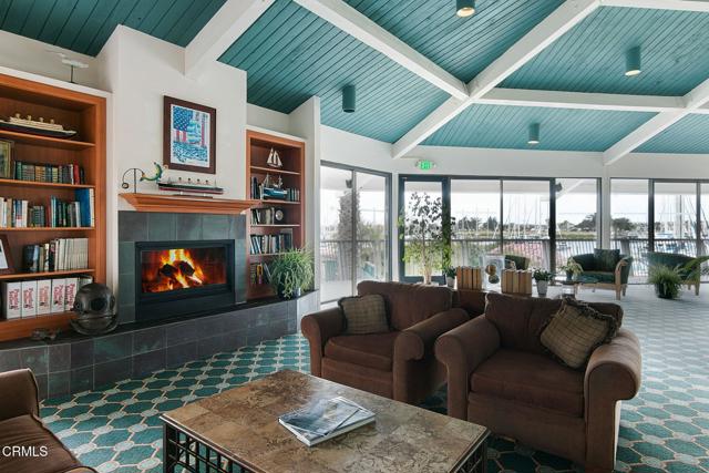 2901 Peninsula Road, Oxnard CA: https://media.crmls.org/mediaz/e0013594-ed4c-4183-91e8-5fb794f8e8ae.jpg