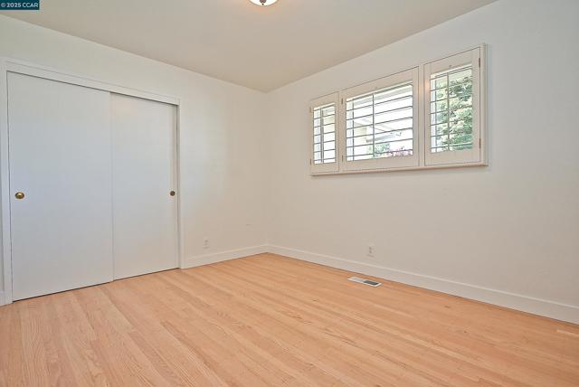 Image 33 of 48 For 342 Fenway Dr