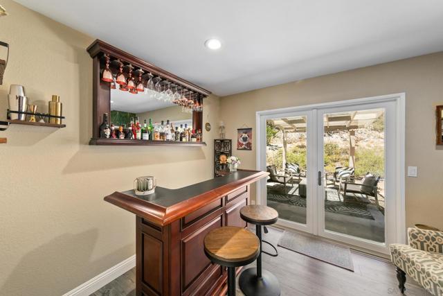4366 Caminito Pintoresco, San Diego CA: https://media.crmls.org/mediaz/e002337d-3405-41ab-a7a9-e8291dd64140.jpg