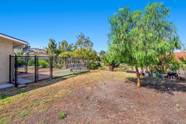 12220 Valhalla Drive, Lakeside CA: https://media.crmls.org/mediaz/e0024b39-8a3c-4d6a-8107-db40b2eb7c61.jpg