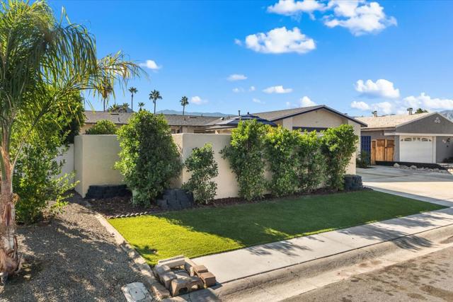 43035 Tennessee Avenue, Palm Desert CA: https://media.crmls.org/mediaz/e002f0e7-0732-417e-87c5-45b417d56d45.jpg