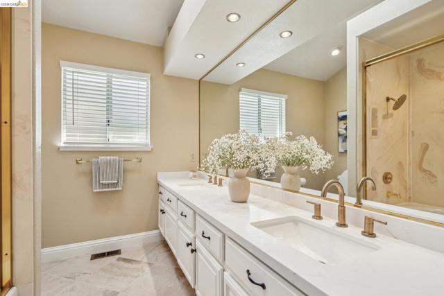 Image 42 of 55 For 5362 Saddleback Ct.