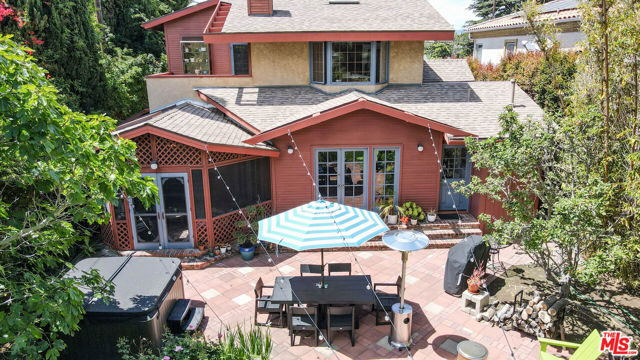 11136 Lucerne Avenue, Culver City CA: https://media.crmls.org/mediaz/e004745f-2113-4c46-ba7a-8e27ff791266.jpg