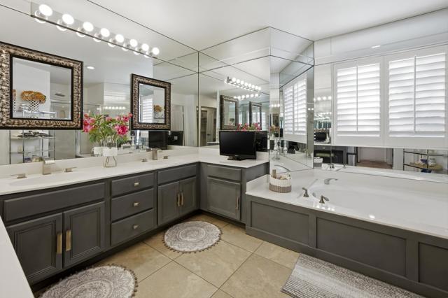 Image 45 of 54 For 76984 Sheffield Court