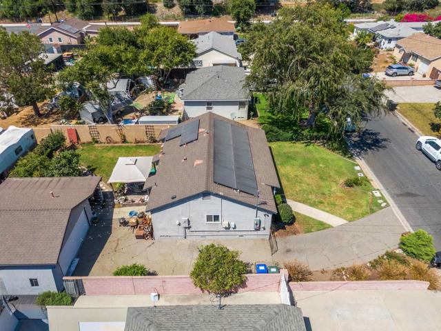 1617 Fairdale Avenue, Duarte CA: https://media.crmls.org/mediaz/e004a58a-93a0-4233-8c3c-a3b1c4ca496e.jpg