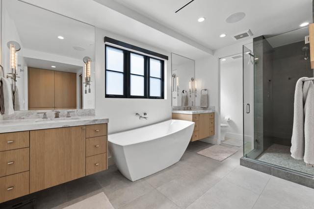 Detail Gallery Image 30 of 72 For 119 41st St, Newport Beach,  CA 92663 - 3 Beds | 5 Baths