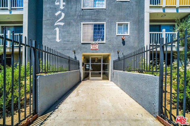 8421 Cedros Avenue photo 4