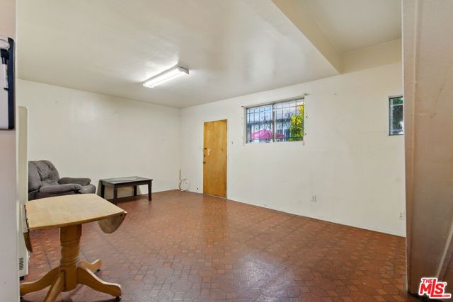 220 N Burlington Avenue, Los Angeles CA: https://media.crmls.org/mediaz/e0054dbd-26f8-4e1a-9e00-b3cb83bc9267.jpg