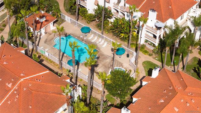 9302 Twin Trails Dr, San Diego CA: https://media.crmls.org/mediaz/e0064b50-a342-4191-be89-2ad8cb172705.jpg