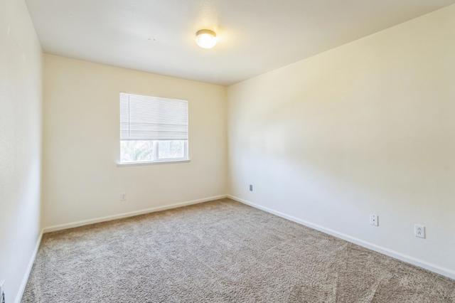 1160 Bellflower Way, Los Banos CA: https://media.crmls.org/mediaz/e006ca06-901e-4f66-8d27-b0389cbc9b7f.jpg