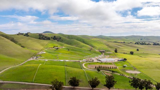 6033 Dagnino Road, Livermore CA: https://media.crmls.org/mediaz/e006f4ca-8e13-459a-b4ad-9ae637830ef4.jpg