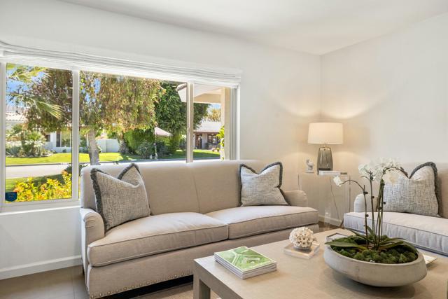 75322 Desert Park Drive, Indian Wells CA: https://media.crmls.org/mediaz/e006fb14-858d-4887-a0c5-90bf993627e5.jpg