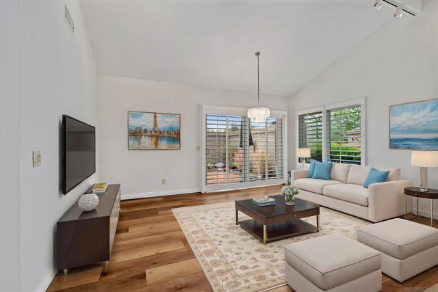 1608 Caminito Asterisco, La Jolla CA: https://media.crmls.org/mediaz/e00746dc-434f-435c-b9aa-ee838e643c3e.jpg