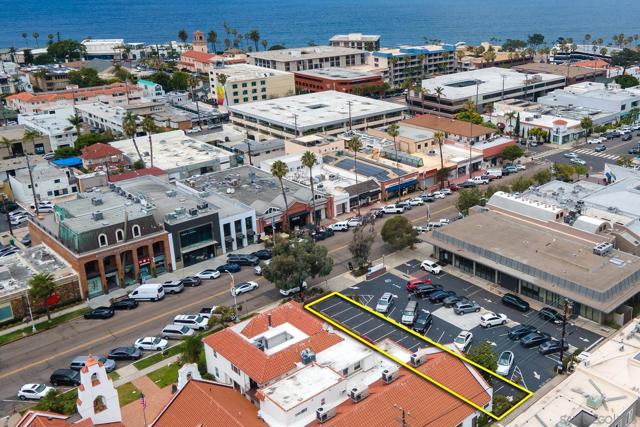 7733 Girard Ave, La Jolla CA: https://media.crmls.org/mediaz/e007e9f4-d3fc-452b-945e-24108a245635.jpg