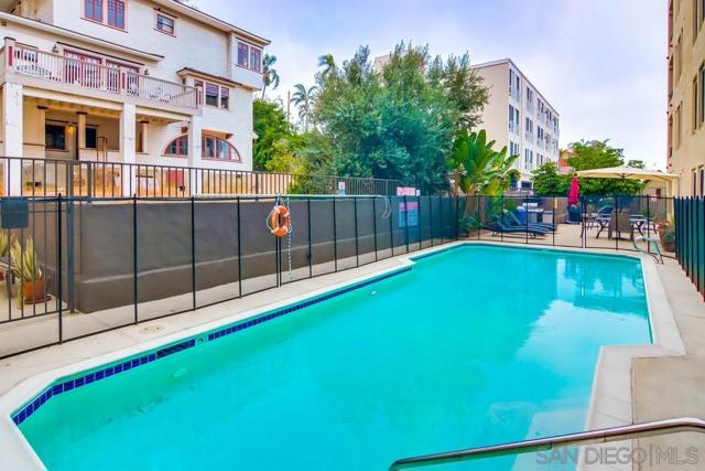 2445 Brant St, San Diego CA: https://media.crmls.org/mediaz/e0083120-b289-47d0-9f7a-b592b39a2eaa.jpg