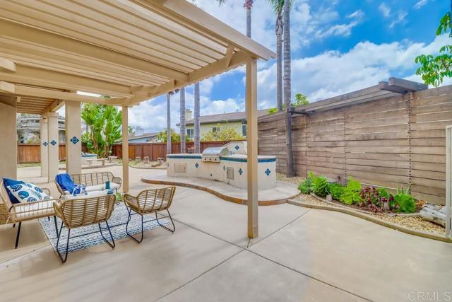 898 Padera Ct, Chula Vista CA: https://media.crmls.org/mediaz/e0086f6e-e3b5-4cba-8caf-022f8067066d.jpg