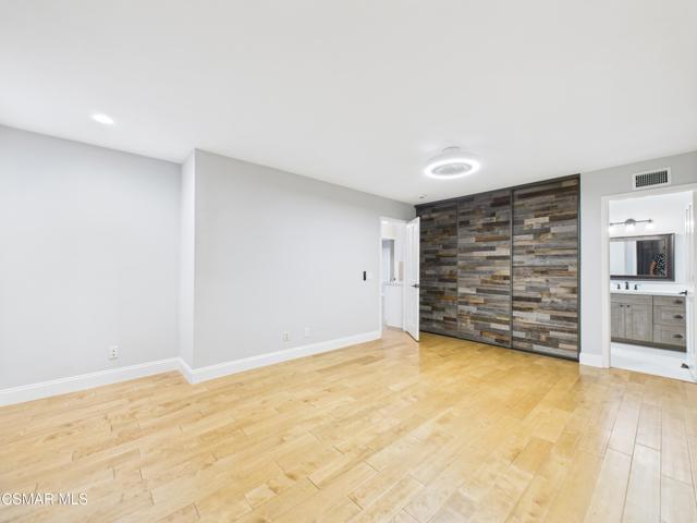 29650 Kimberly Drive, Agoura Hills CA: https://media.crmls.org/mediaz/e0091a56-ca61-420e-b331-b8cf3a634ec9.jpg