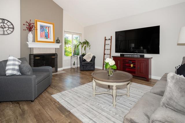 Image 5 of 27 For 12567 Pomerado Ct