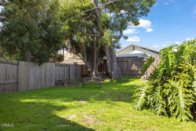 445 Mara Avenue, Ventura CA: https://media.crmls.org/mediaz/e009e812-01c7-4c3c-9bf6-118ccf12db33.jpg