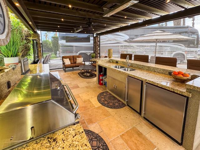 80394 Avenue 48, Indio CA: https://media.crmls.org/mediaz/e00a5373-da83-4634-97e0-c4b72cbeb76b.jpg