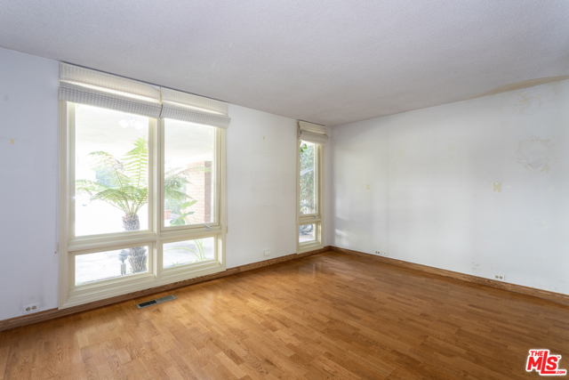 3 Bed Home for Sale in Los Angeles, California