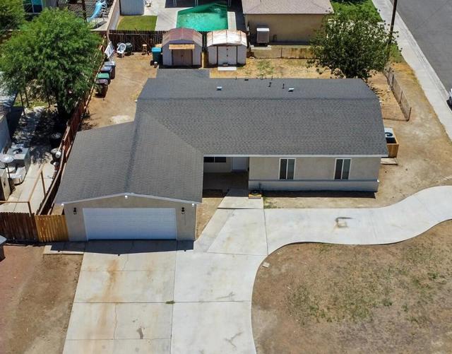 45530 Del Rey Avenue, Indio CA: https://media.crmls.org/mediaz/e00ce3a5-8b48-43e2-8679-08ed9db3239a.jpg
