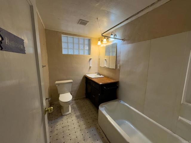 30825 Valley Center Drive, Valley Center CA: https://media.crmls.org/mediaz/e00d52b7-d38d-407b-98ee-86763082b7af.jpg