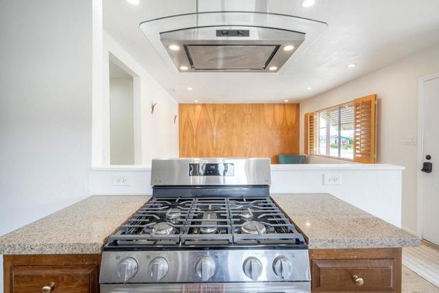 Detail Gallery Image 16 of 47 For 3607 Frenzel Cir, Oceanside,  CA 92056 - 2 Beds | 2 Baths