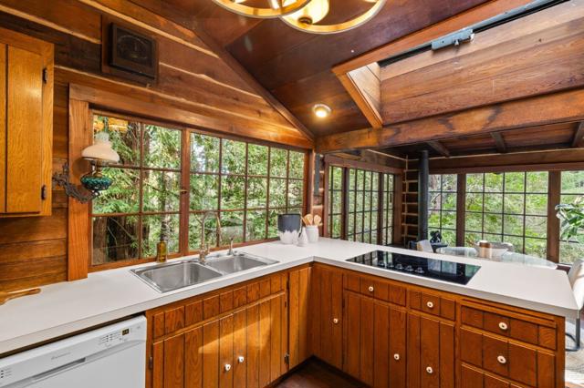 139 Redland Road, Woodside CA: https://media.crmls.org/mediaz/e00e44ce-755d-4547-a7bb-1521fa97d18f.jpg