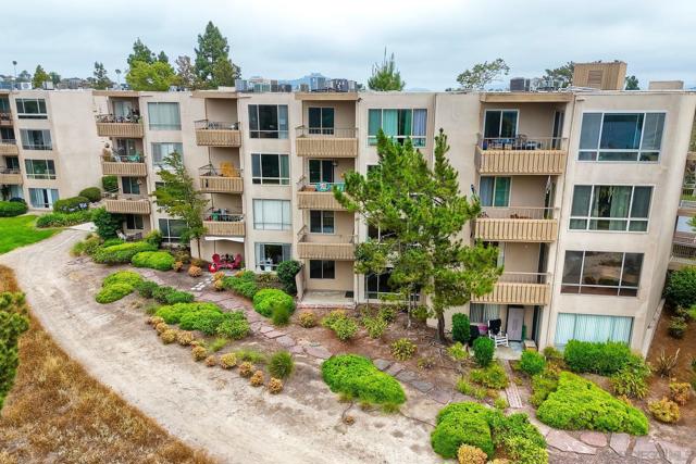 5710 Baltimore Dr, La Mesa CA: https://media.crmls.org/mediaz/e0103329-7c2b-43fd-9923-808df5f02e51.jpg