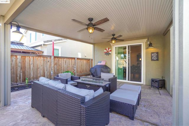 298 McClelland Way, Oakley CA: https://media.crmls.org/mediaz/e01097f8-48fb-4456-b7e5-9325c61fb312.jpg
