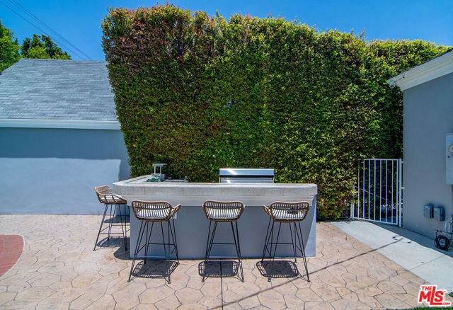 1067 Hi Point Street, Los Angeles CA: https://media.crmls.org/mediaz/e010de05-80d2-4f28-9b24-2dcb1db658e2.jpg