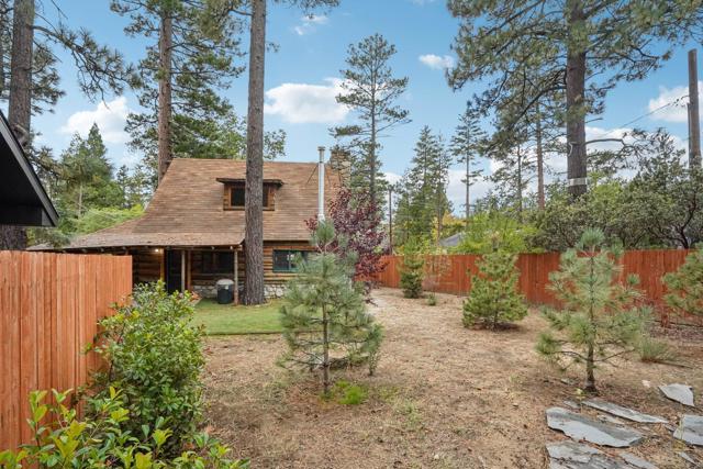 25750 Alderwood, Idyllwild CA: https://media.crmls.org/mediaz/e0119bd9-30f2-45dd-b2ca-f3b78adceb14.jpg