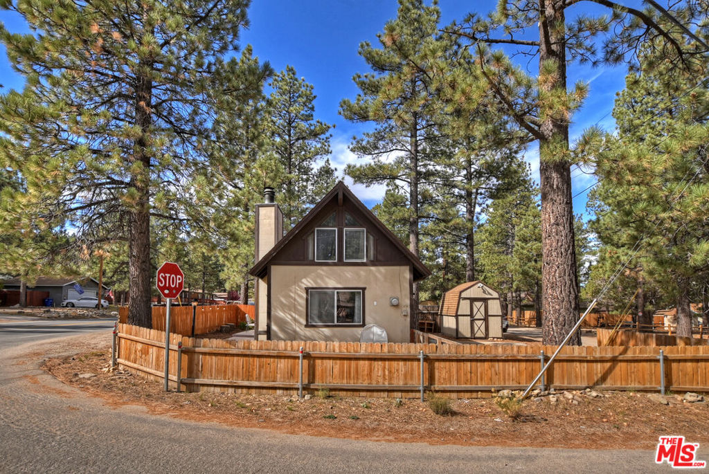 2074 1st Lane