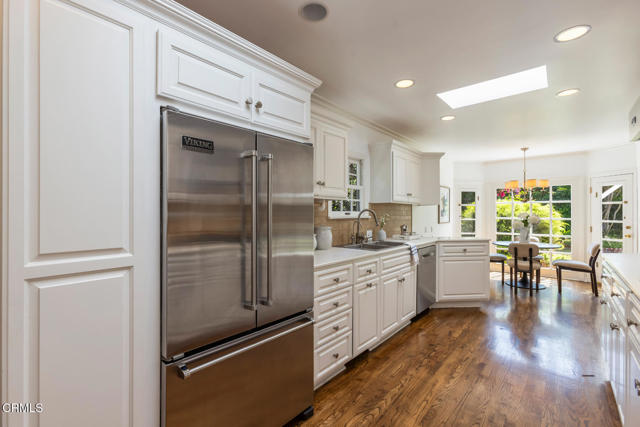 4650 Encinas Drive, La Canada Flintridge CA: https://media.crmls.org/mediaz/e0124be3-7051-407b-904f-f69ffd4b60f2.jpg