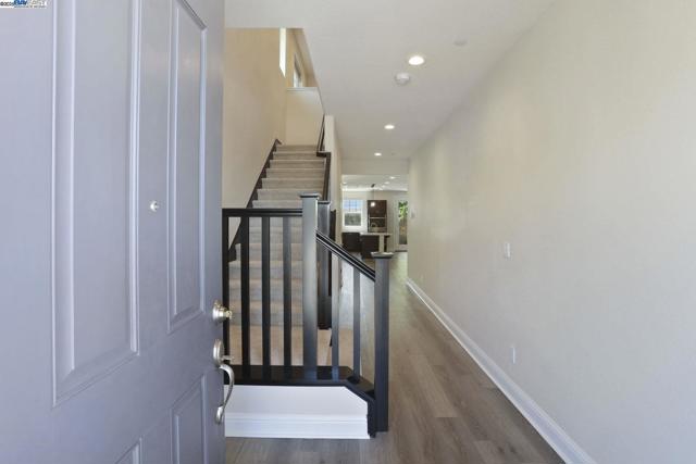 1503 S Oliveira Dr, Mountain House CA: https://media.crmls.org/mediaz/e01252f1-7173-4144-b5f8-257f97f94ab9.jpg