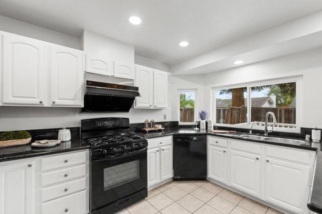 959 Reed Avenue, Sunnyvale CA: https://media.crmls.org/mediaz/e013814e-708b-4e3a-b951-433cbe2f1b36.jpg