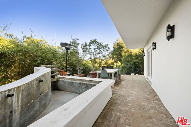 3411 Tareco Drive, Los Angeles CA: https://media.crmls.org/mediaz/e013d760-d0d6-4d92-8c47-7919ac149488.jpg