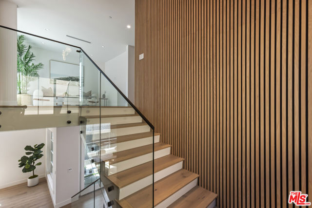 908 Rosecrans Avenue, Manhattan Beach CA: https://media.crmls.org/mediaz/e0154ac1-ffec-4dc5-80a1-d8ec677ee89e.jpg