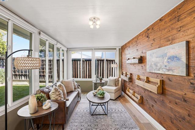 6179 Tourraine Dr, Newark CA: https://media.crmls.org/mediaz/e015eb4c-5fc6-43f9-811f-beed08fd85bc.jpg