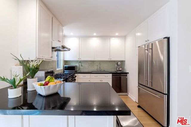 933 17th Street, Santa Monica CA: https://media.crmls.org/mediaz/e015f795-c51b-46c5-95d7-05ffc85f8c08.jpg