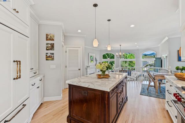 1617 Campesino Ct., Alamo CA: https://media.crmls.org/mediaz/e0164e84-5869-4fdc-bf1f-46119e0e5def.jpg