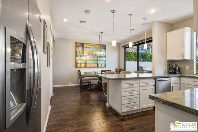 747 Inverness Drive, Rancho Mirage CA: https://media.crmls.org/mediaz/e016abd0-347b-4806-8cef-001a63712316.jpg