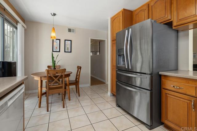 Detail Gallery Image 15 of 29 For 7826 Hemphill Dr, San Diego,  CA 92126 - 5 Beds | 2/1 Baths