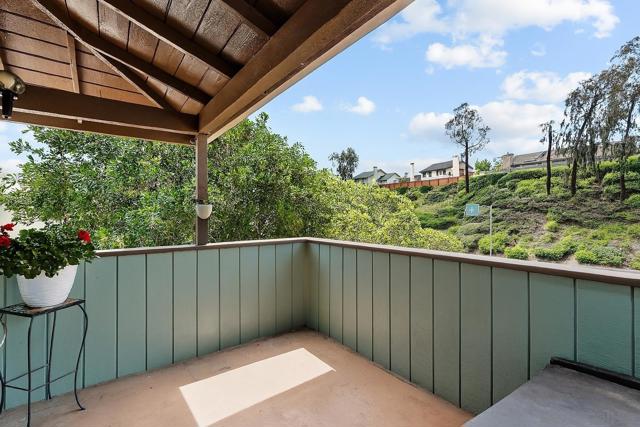 9757 Caminito Cuadro, San Diego CA: https://media.crmls.org/mediaz/e016e4b7-854c-4843-a833-caee1a62f0c7.jpg