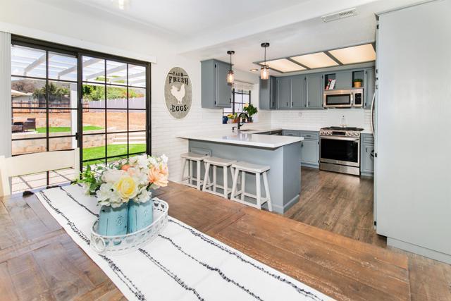23912 Benito Way, Ramona CA: https://media.crmls.org/mediaz/e01708f1-9933-48c1-9dc8-ee07c10d3880.jpg