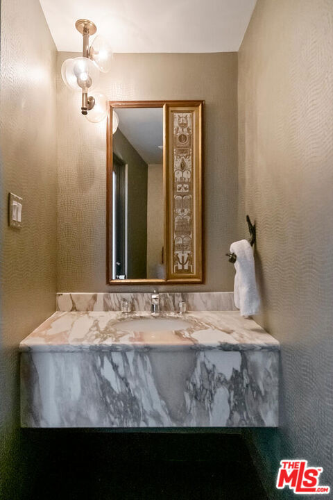 3631 Buena Park Drive, Studio City CA: https://media.crmls.org/mediaz/e017e017-02d8-419c-bd1a-7e7672ebc302.jpg