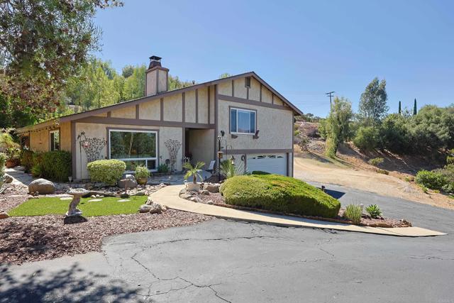 740 S Grade Road, Alpine CA: https://media.crmls.org/mediaz/e017e595-607e-4774-a93b-6f8d3127edf7.jpg